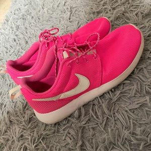 Pink Nike Roshe